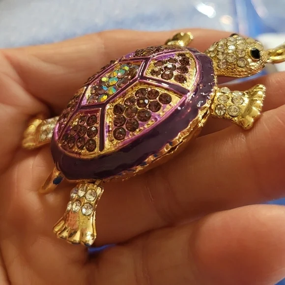 NWT Betsey Johnson Gold and Pink Mosaic Turtle Necklace 24" Chain - Picture 5 of 8